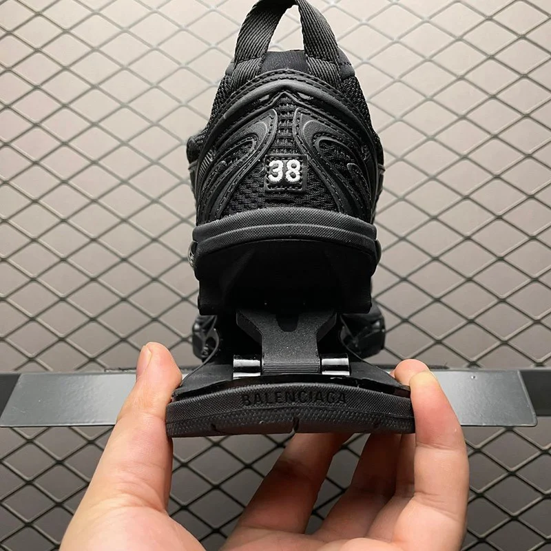 秋冬新作 [バレンシアガ Xパンダースニーカー 偽物]SNEAKERS X-PANDER★ 653870W2RA212