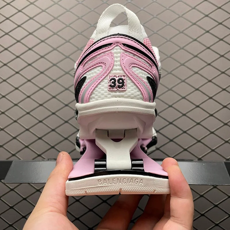 欲しい♡超限定♪ [バレンシアガ Xパンダースニーカー コピー]SNEAKERS X-PANDER★ 653870W2RA29000
