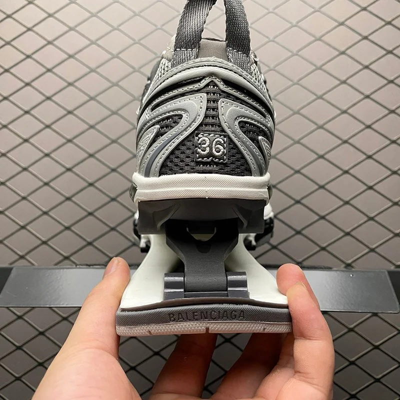 秋冬新作 [バレンシアガ Xパンダースニーカー 偽物]SNEAKERS X-PANDER★ 653870W2RA212