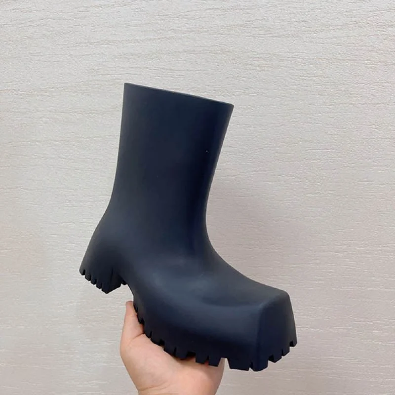 ☆超人気☆バレンシアガ TROOPER RUBBER ブーツ コピー 679326W0FO81000