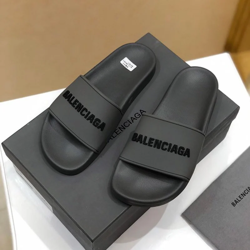 累積売上総額第1位!バレンシアガ スーパーコピー プール スライド サンダル bas95480