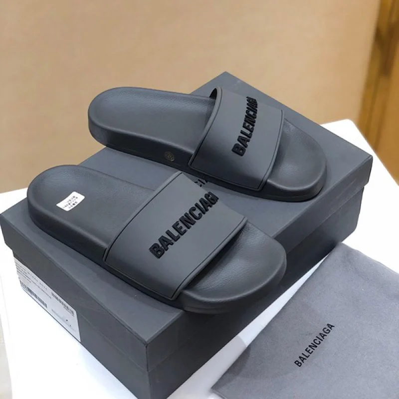 累積売上総額第1位!バレンシアガ スーパーコピー プール スライド サンダル bas95480