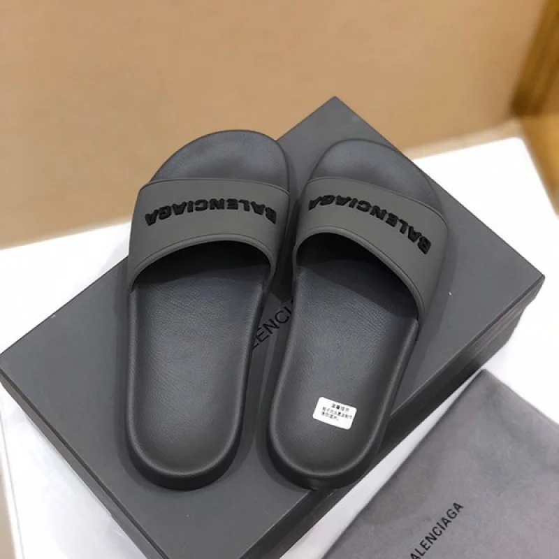 累積売上総額第1位!バレンシアガ スーパーコピー プール スライド サンダル bas95480