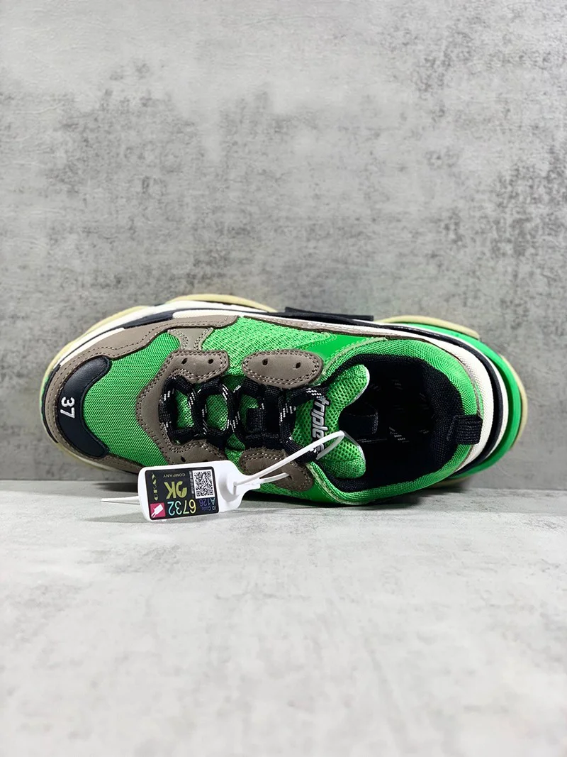 21AW新作 バレンシアガ Triple S コピー スニーカー トリプルソール bat57202