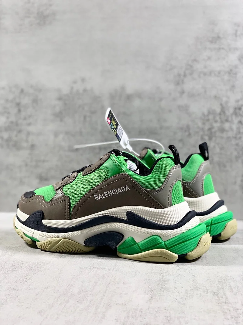 21AW新作 バレンシアガ Triple S コピー スニーカー トリプルソール bat57202