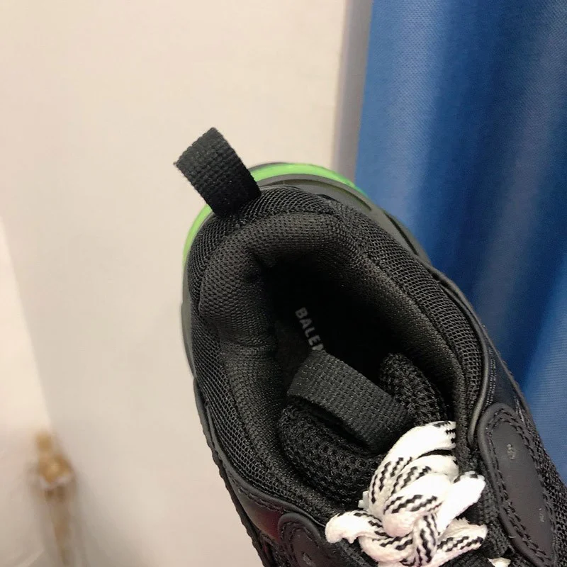 限定入荷【バレンシアガ スニーカー コピー】TRIPLE S クリアソール bax27006