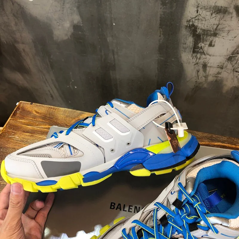 【日本未発売】バレンシアガ スニーカー コピー メンズ人気トラックトレーナー 入手困難カラー bau63125