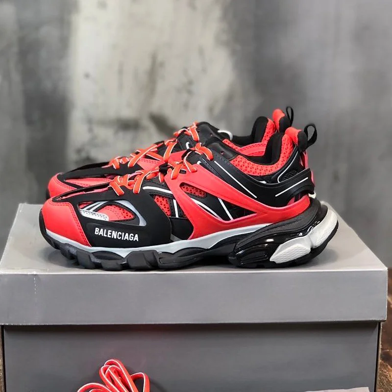 日本未入荷 バレンシアガ スニーカー コピー メンズTrack.2トレーナースニーカー bai99562