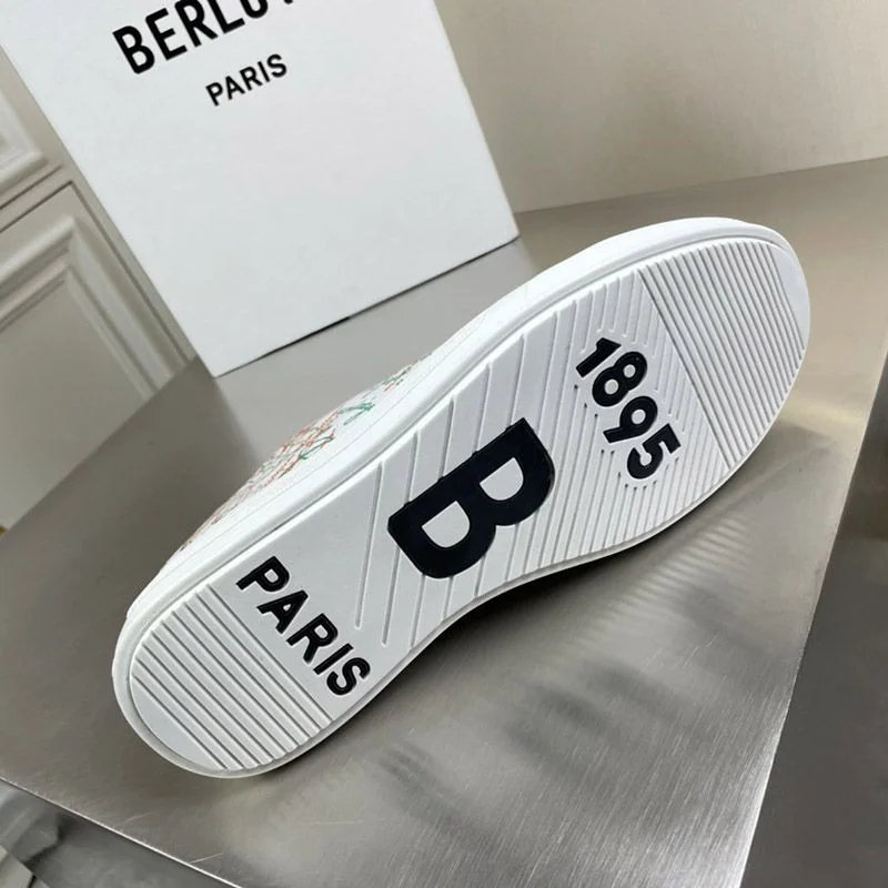 大人気!ベルルッティ スニーカー21ss*スクリットキャンバスローカット bew80397
