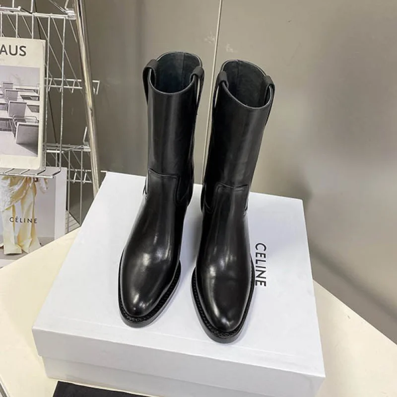 激安価格!セリーヌ 偽物 ロゴエンボ コンデ ミドルブーツ Cen46472