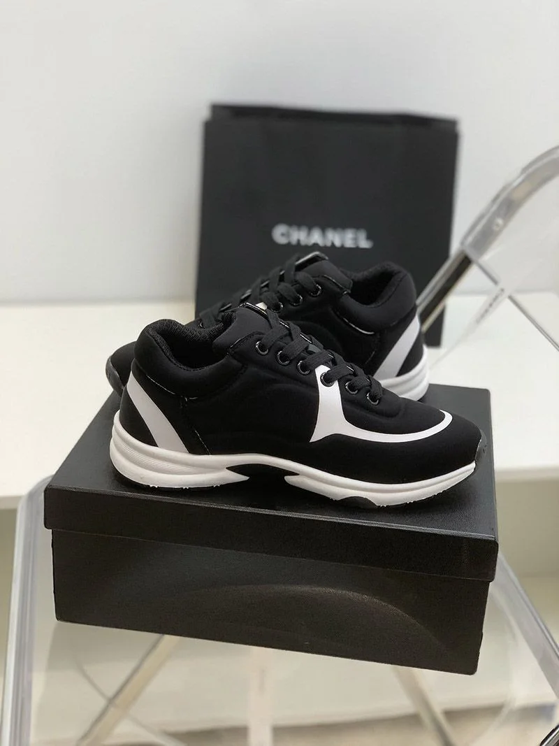 【争奪戦】シャネル 超限定♡大きなCCがお目立ち♪スニーカー偽物N級品 shm49665