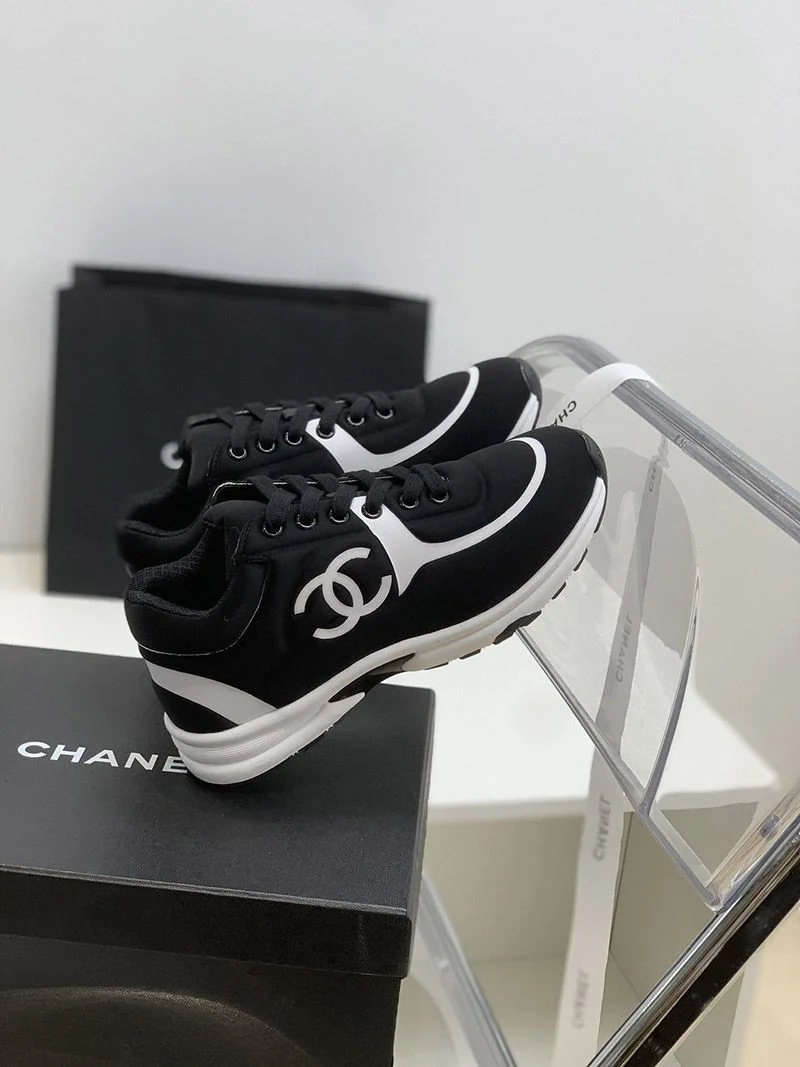 【争奪戦】シャネル 超限定♡大きなCCがお目立ち♪スニーカー偽物N級品 shm49665