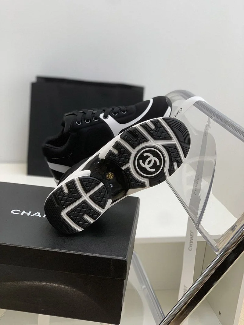 【争奪戦】シャネル 超限定♡大きなCCがお目立ち♪スニーカー偽物N級品 shm49665