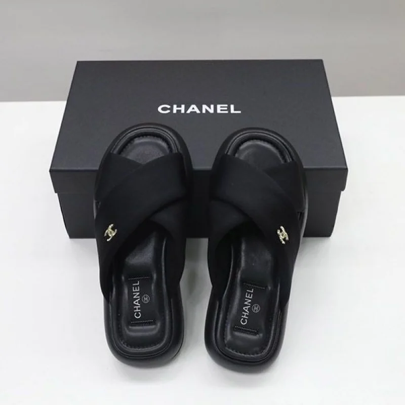 定番シャネル レザー 厚底 サンダル 偽物 黒 布地 shu58475