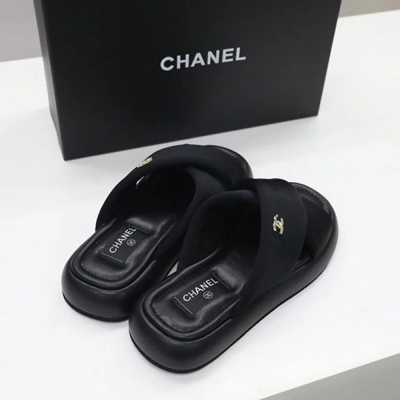 定番シャネル レザー 厚底 サンダル 偽物 黒 布地 shu58475