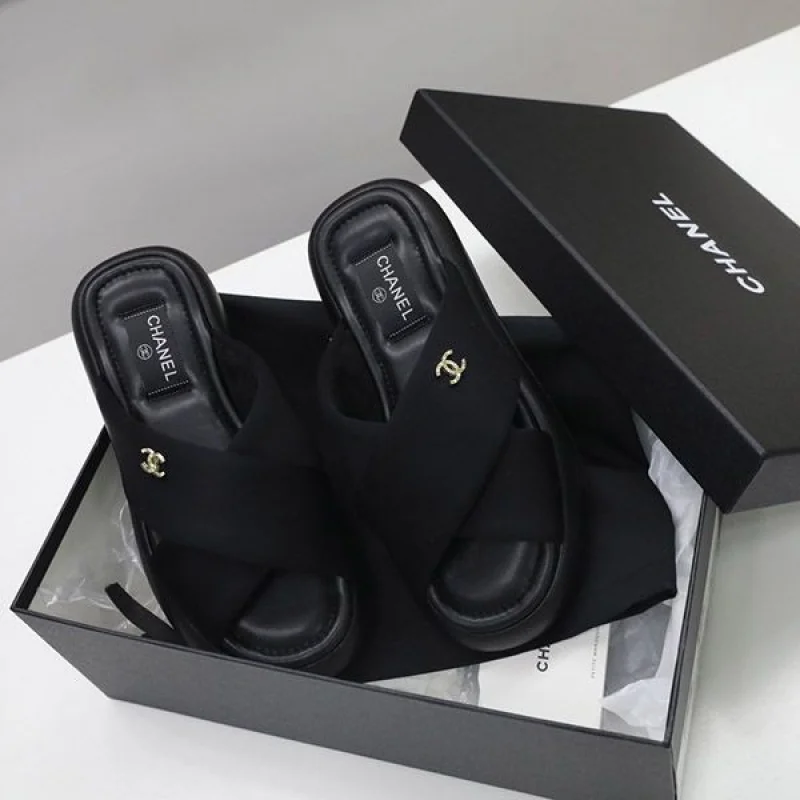 定番シャネル レザー 厚底 サンダル 偽物 黒 布地 shu58475
