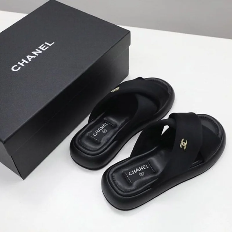 定番シャネル レザー 厚底 サンダル 偽物 黒 布地 shu58475