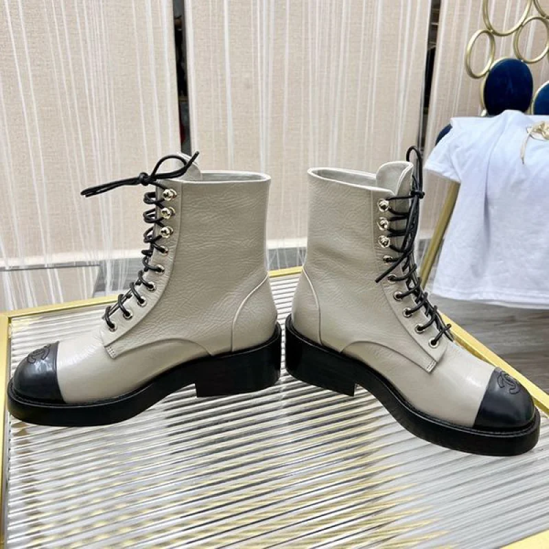 最新でオシャレシャネル レースアップ レザーアンクルブーツ 偽物 sht20555