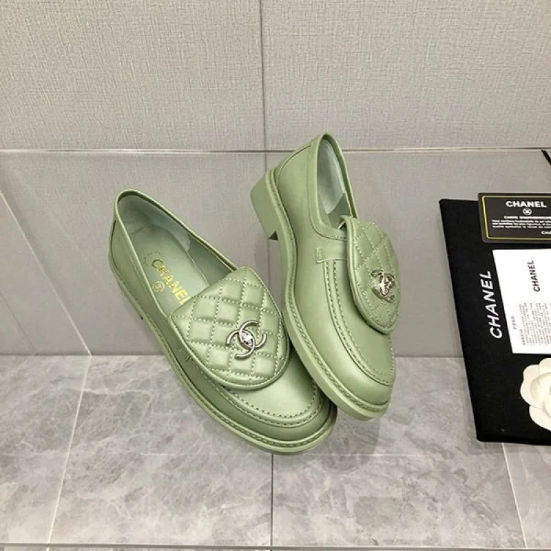 大人気!!新色シャネル ローファー コピー マトラッセ CCターンロック shz55446