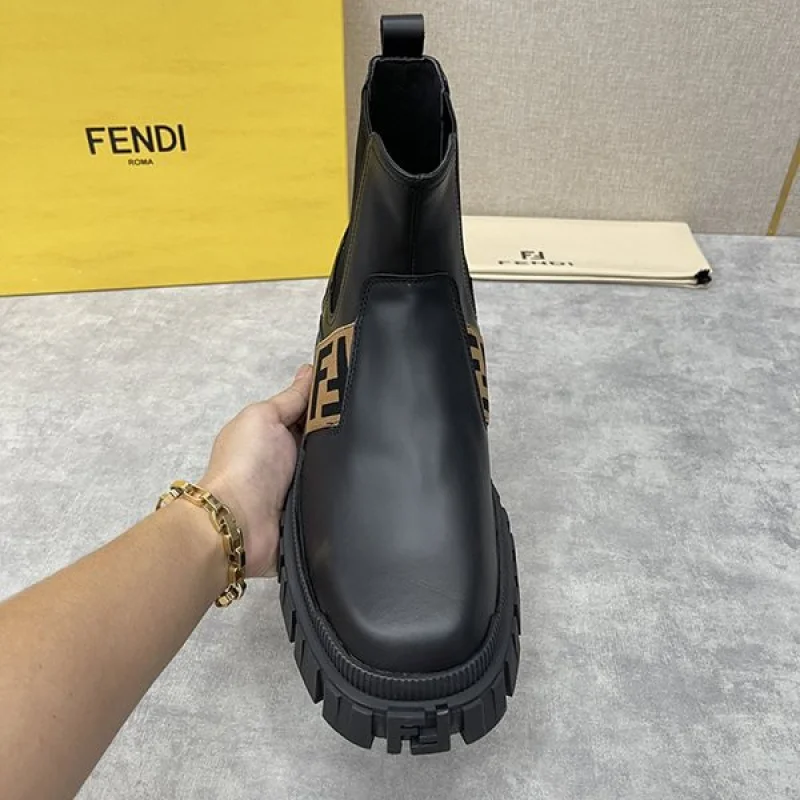 注目度抜群！フェンディ レザーブーツ コピー 高品質 fei17639