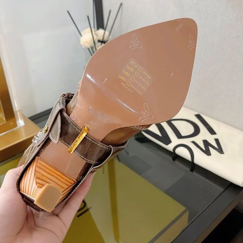 目を惹くカラー フェンディ ネオプレンFFストラップブーツ コピー fep73792