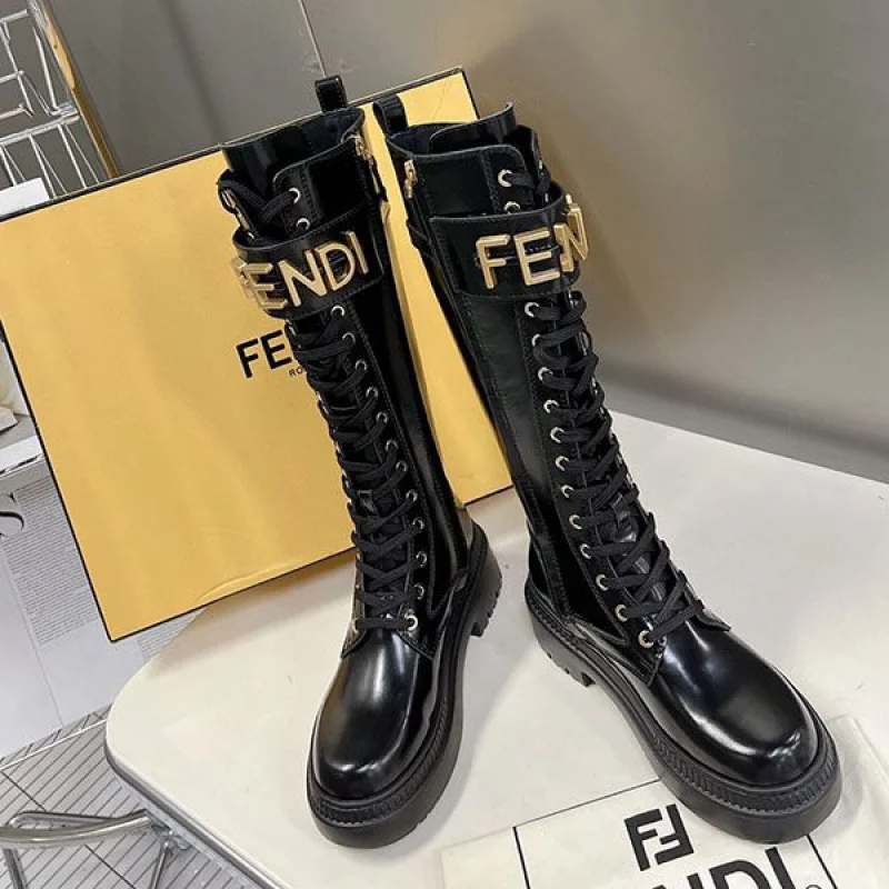 稀少 フェンディ フェンディグラフィ ブーツ 偽物 fev83817