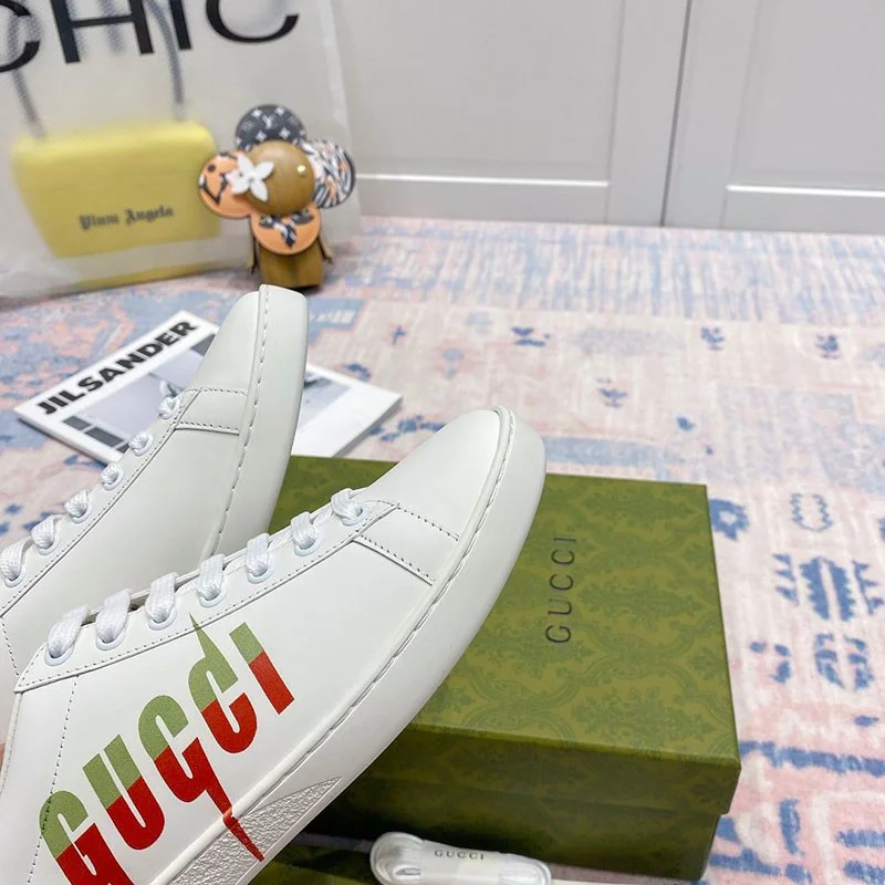 争奪戦 グッチ エンブロイダリー付き ウィメンズ スニーカー 偽物 guo42442