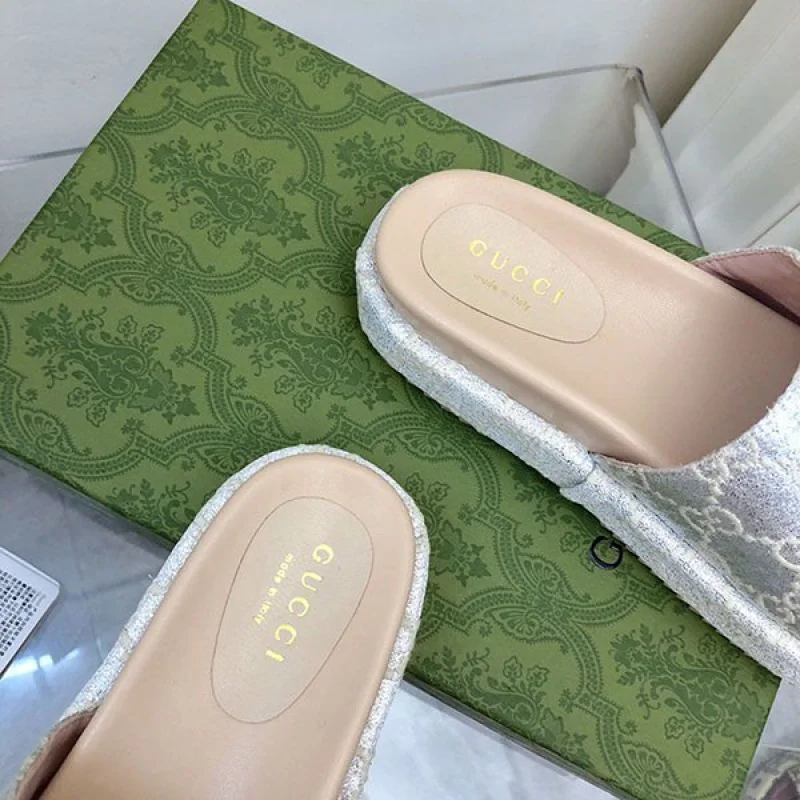 大人気！グッチ ラブパレードコレクション GG厚底サンダル コピー guq20375
