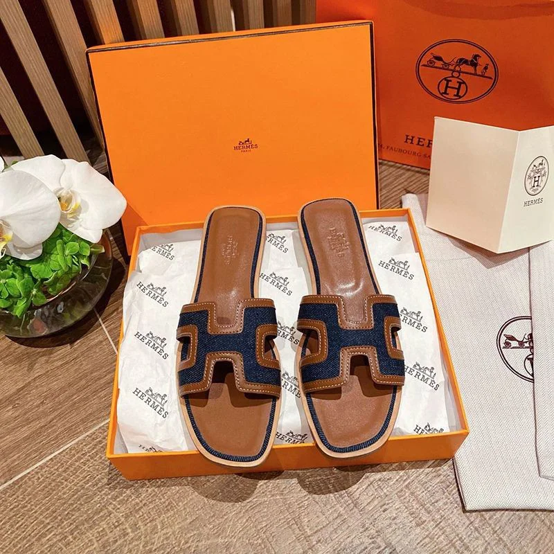 超話題!送込エルメス Oran sandal 偽物 オラン レザー＆キャンバス サンダル erq02555