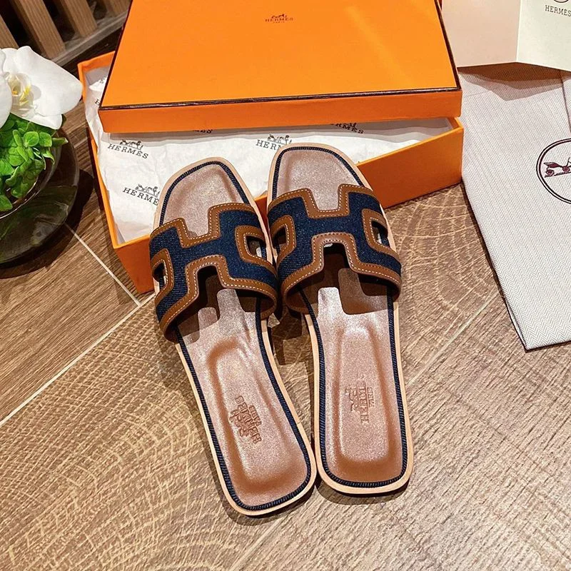 超話題!送込エルメス Oran sandal 偽物 オラン レザー＆キャンバス サンダル erq02555