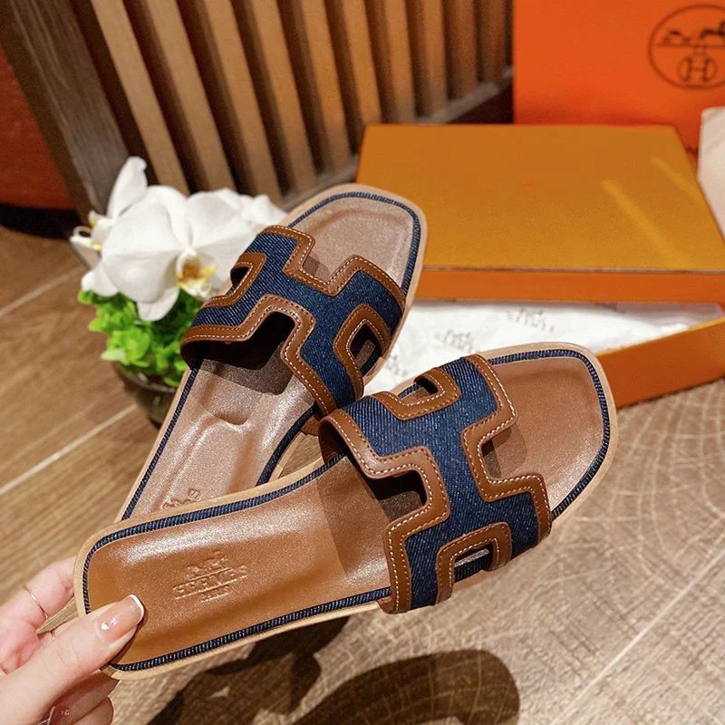 超話題!送込エルメス Oran sandal 偽物 オラン レザー＆キャンバス サンダル erq02555