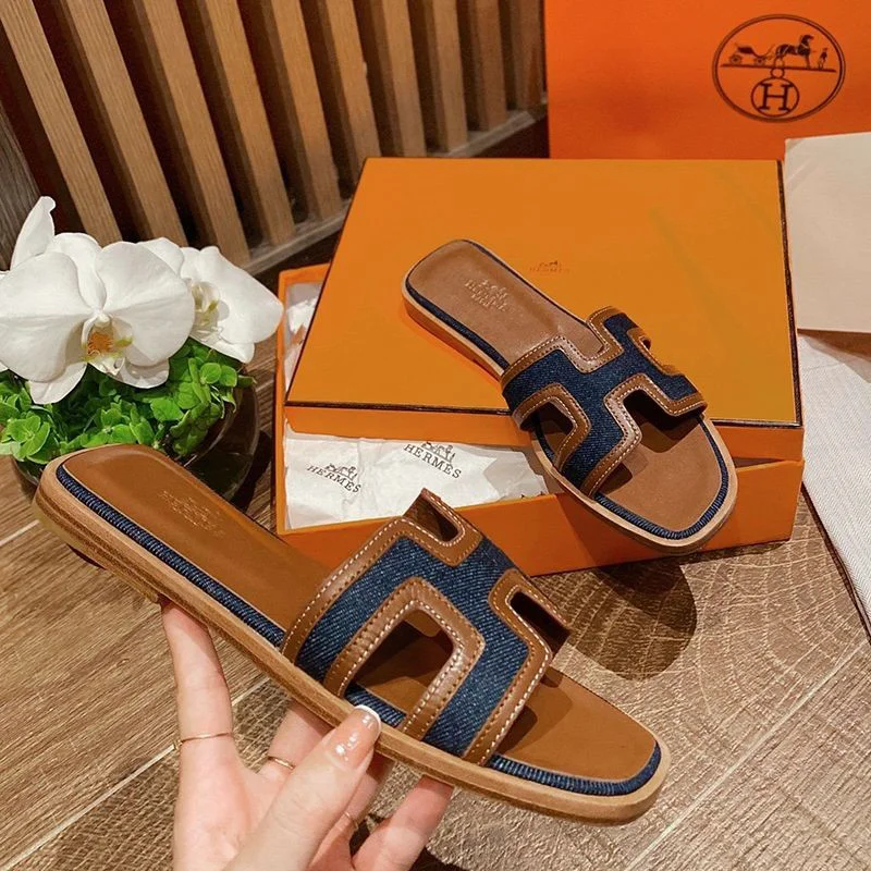 超話題!送込エルメス Oran sandal 偽物 オラン レザー＆キャンバス サンダル erq02555