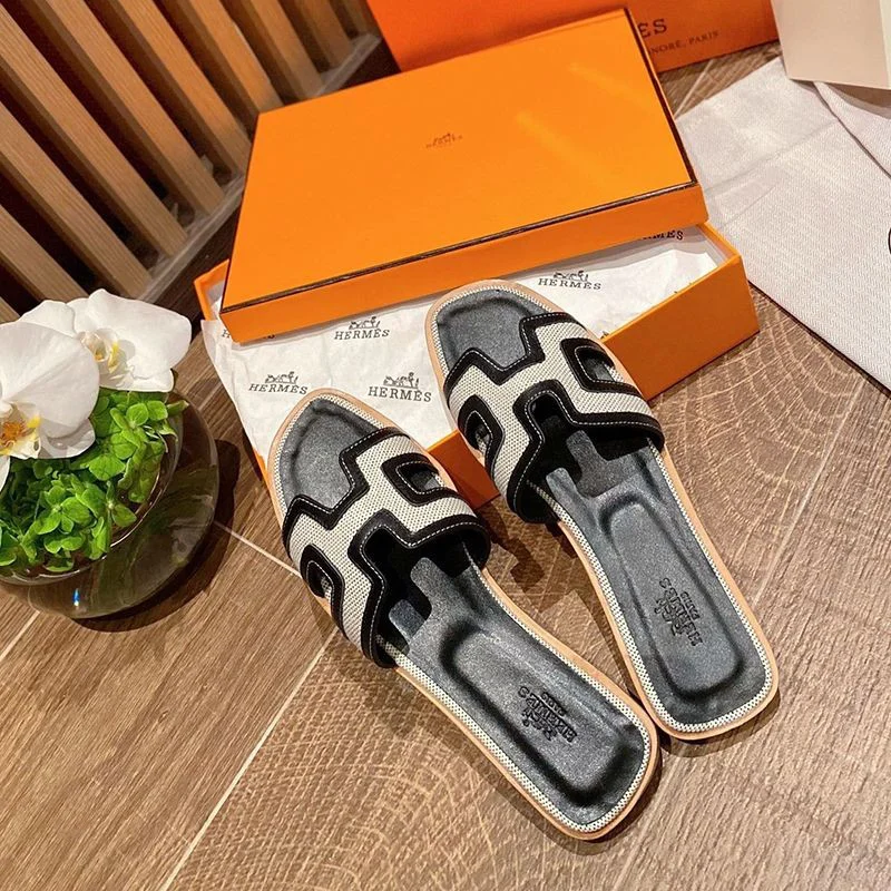 超話題!送込エルメス Oran sandal 偽物 オラン レザー＆キャンバス サンダル erq02555