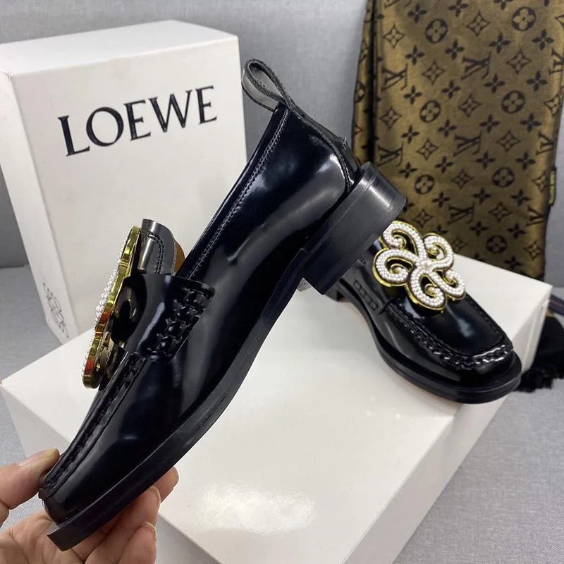 争奪戦【限定】ロエベ ポンポンローファー 偽物 レディース low59945