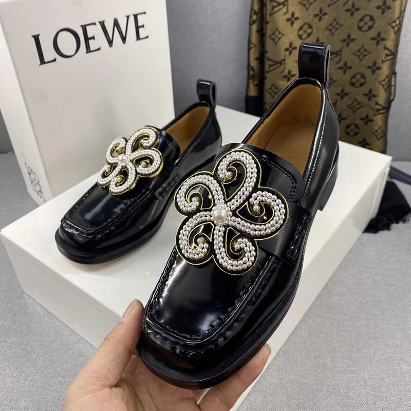 争奪戦【限定】ロエベ ポンポンローファー 偽物 レディース low59945