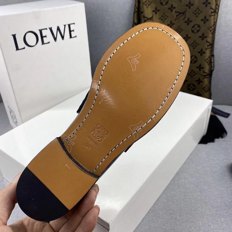 定番【限定】ロエベ ポンポンローファー コピー レディース loz21385
