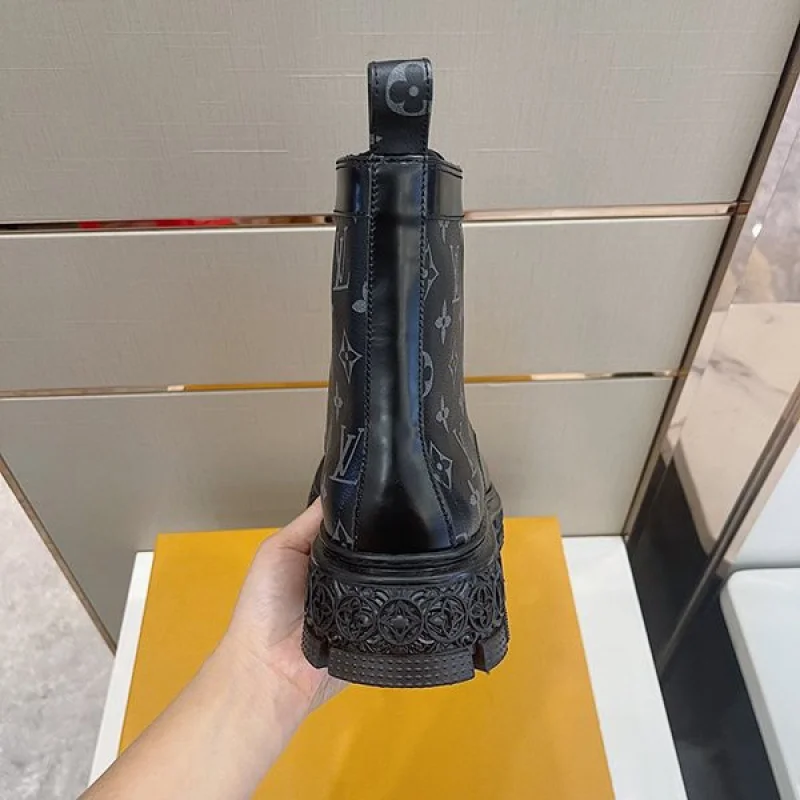 定番ルイヴィトン メンズ ショートブーツ 偽物 vun38798