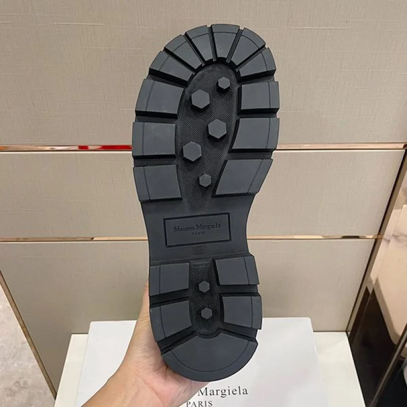 新デザインMM6 偽物 MaisonMargiela バルカナイ アンクルブーツ Mat25340