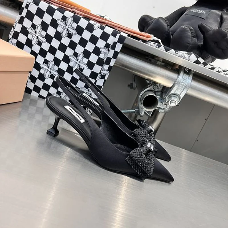 美脚が際立つ♡ミュウミュウ パンプス コピー ヒール5.5cm myr12737