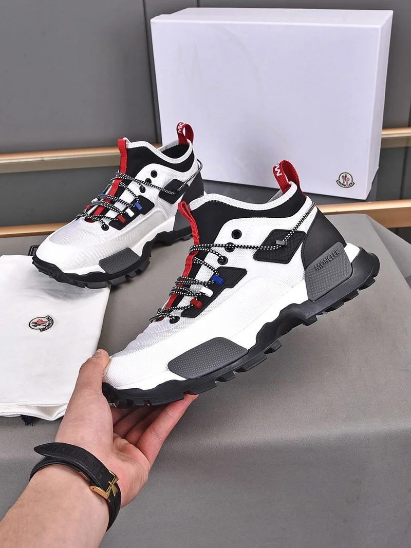 日本未入荷モンクレール コピー Boulderiseスニーカー mou28221