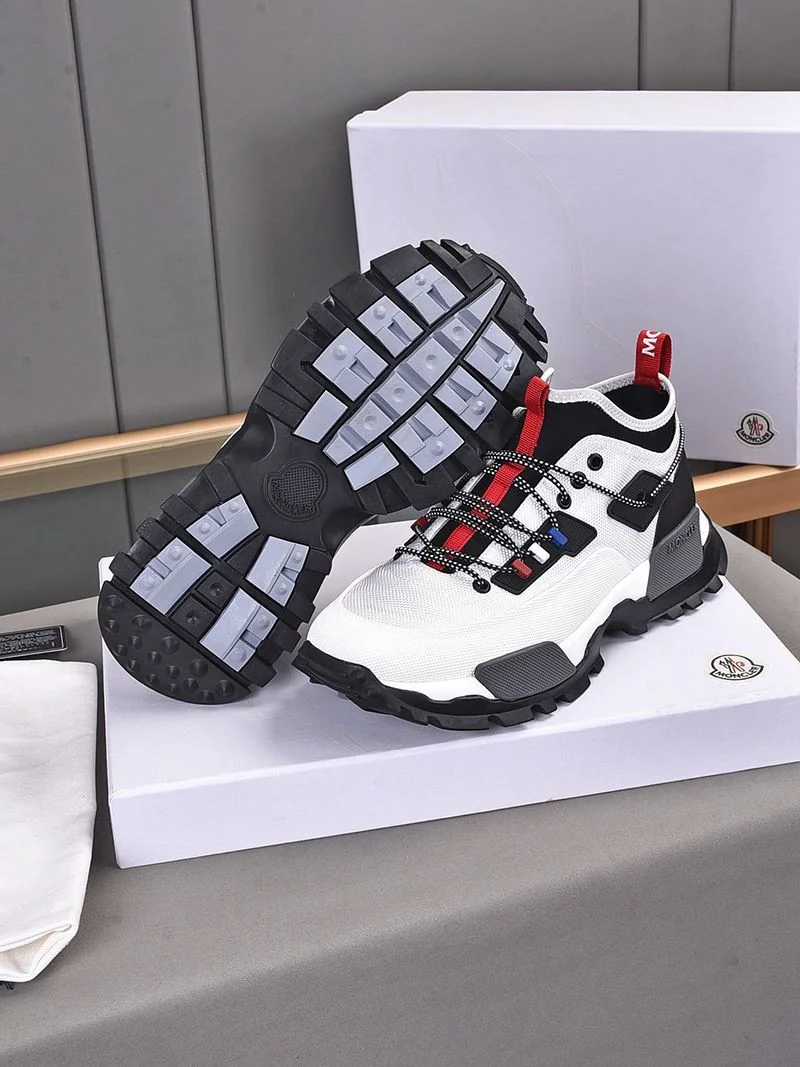日本未入荷モンクレール コピー Boulderiseスニーカー mou28221