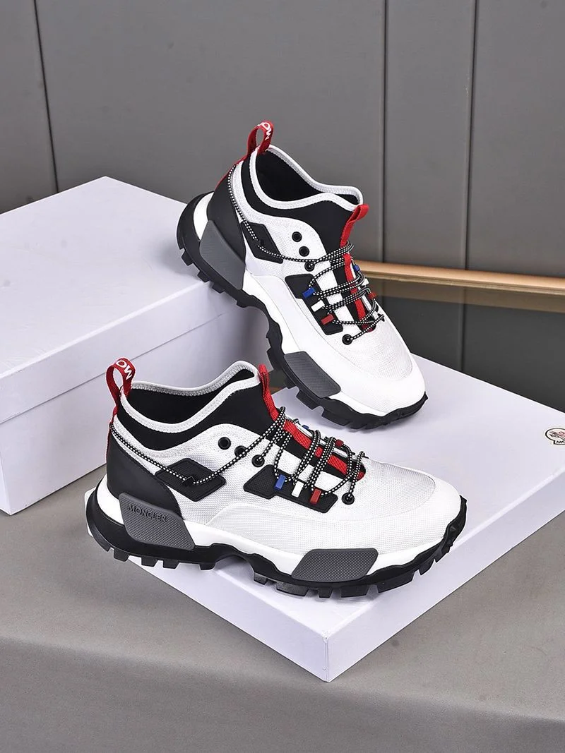 日本未入荷モンクレール コピー Boulderiseスニーカー mou28221