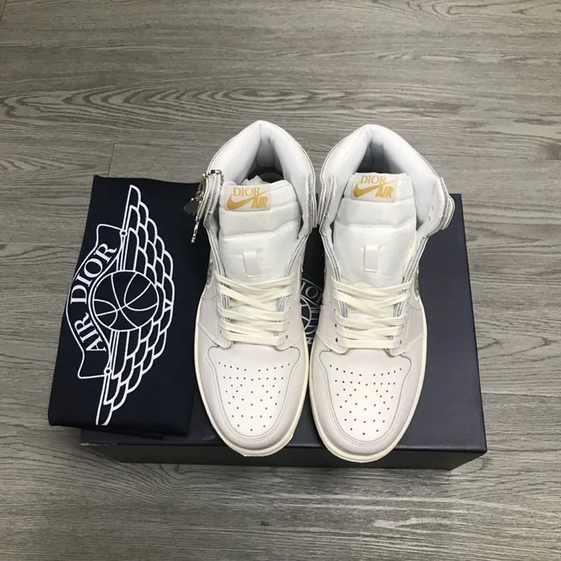 ディオール x ナイキ エアジョーダン1 コピー ハイ OG プロトタイプ AJ1 384664-006