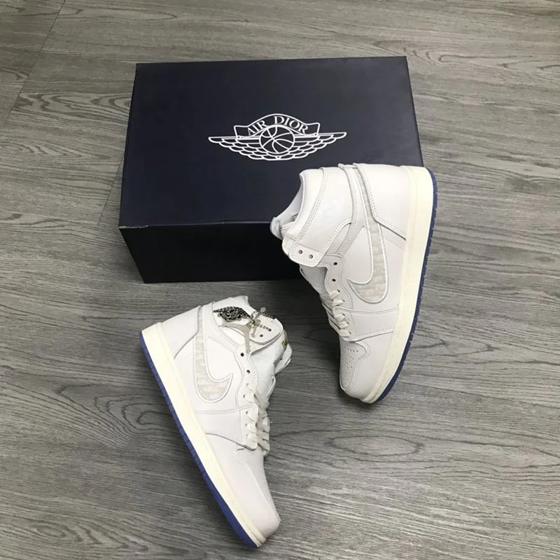 ディオール x ナイキ エアジョーダン1 コピー ハイ OG プロトタイプ AJ1 384664-006