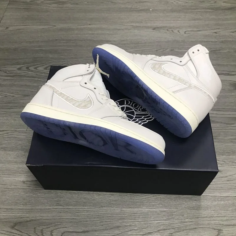 ディオール x ナイキ エアジョーダン1 コピー ハイ OG プロトタイプ AJ1 384664-006