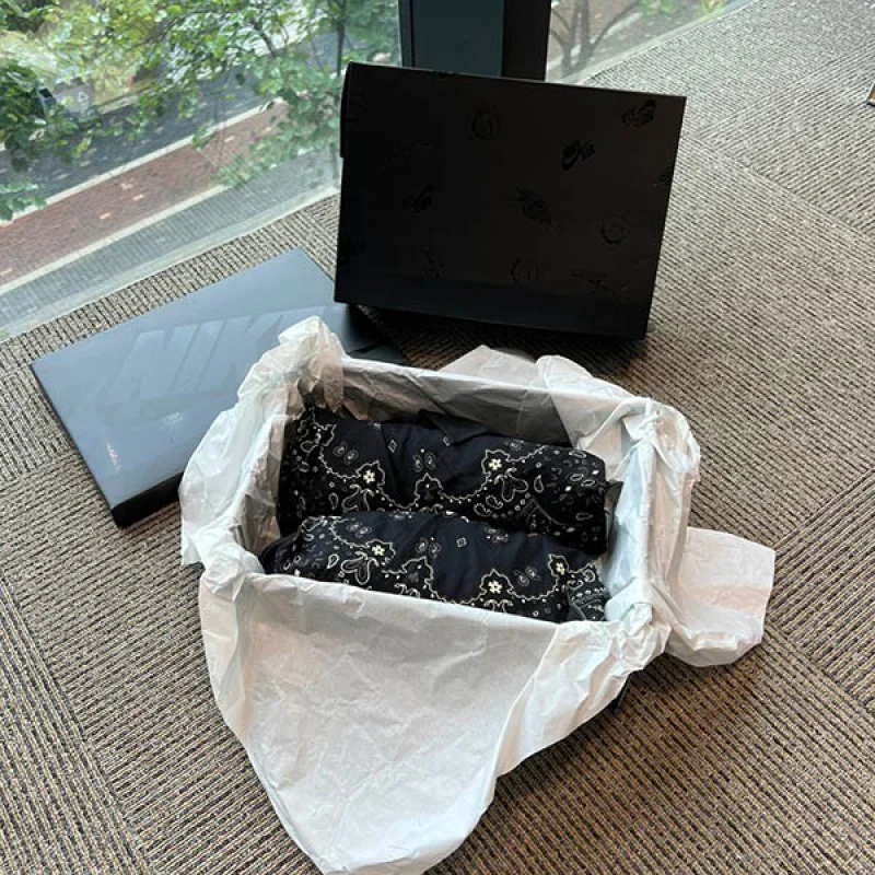 トラヴィス ブラックファントム コピー ナイキ エアジョーダン1 ロー OG DM7866-001