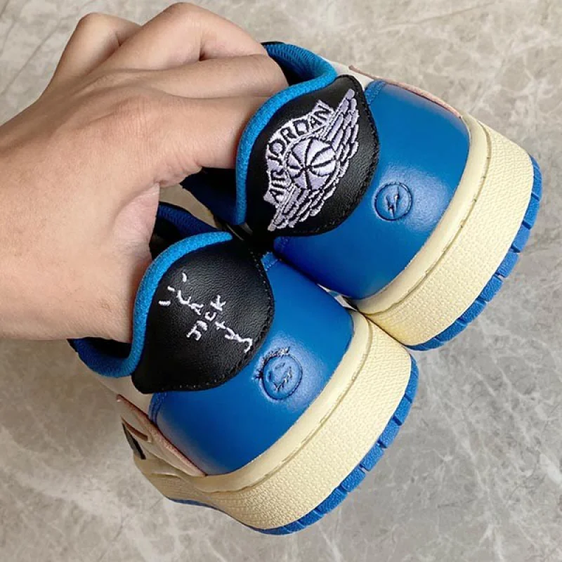 ♪履き心地抜群!トラヴィススコット コピー× ナイキ エアジョーダン 1 ロー OG【フラグメント デザイン】DM7866-140