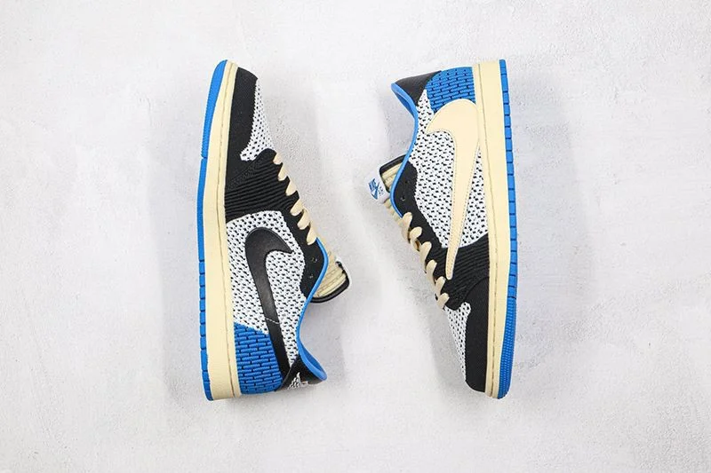 可愛いナイキ × トラビススコット コピー エアジョーダン 1 レトロ ロー Flyknit DM7866141
