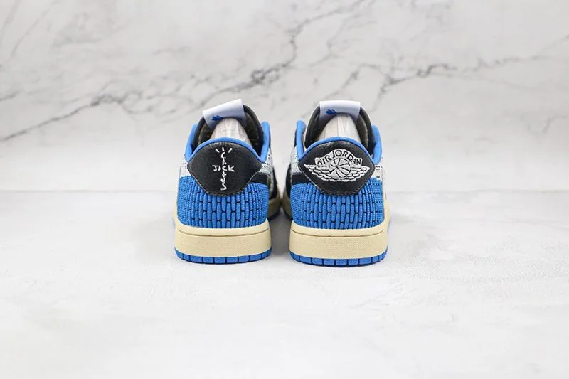 可愛いナイキ × トラビススコット コピー エアジョーダン 1 レトロ ロー Flyknit DM7866141