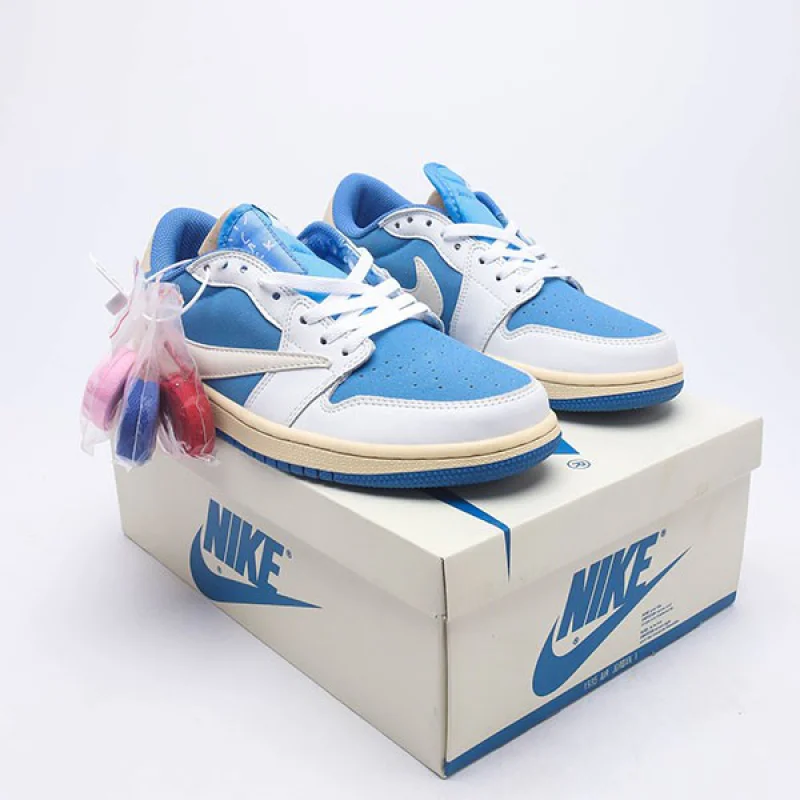 トラヴィススコット コピー × フラグメント × ナイキ エアジョーダン1 ロー OG "UNC" nag62552